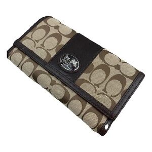 Coach Wallet with signature logo (trifold Coach wallet)